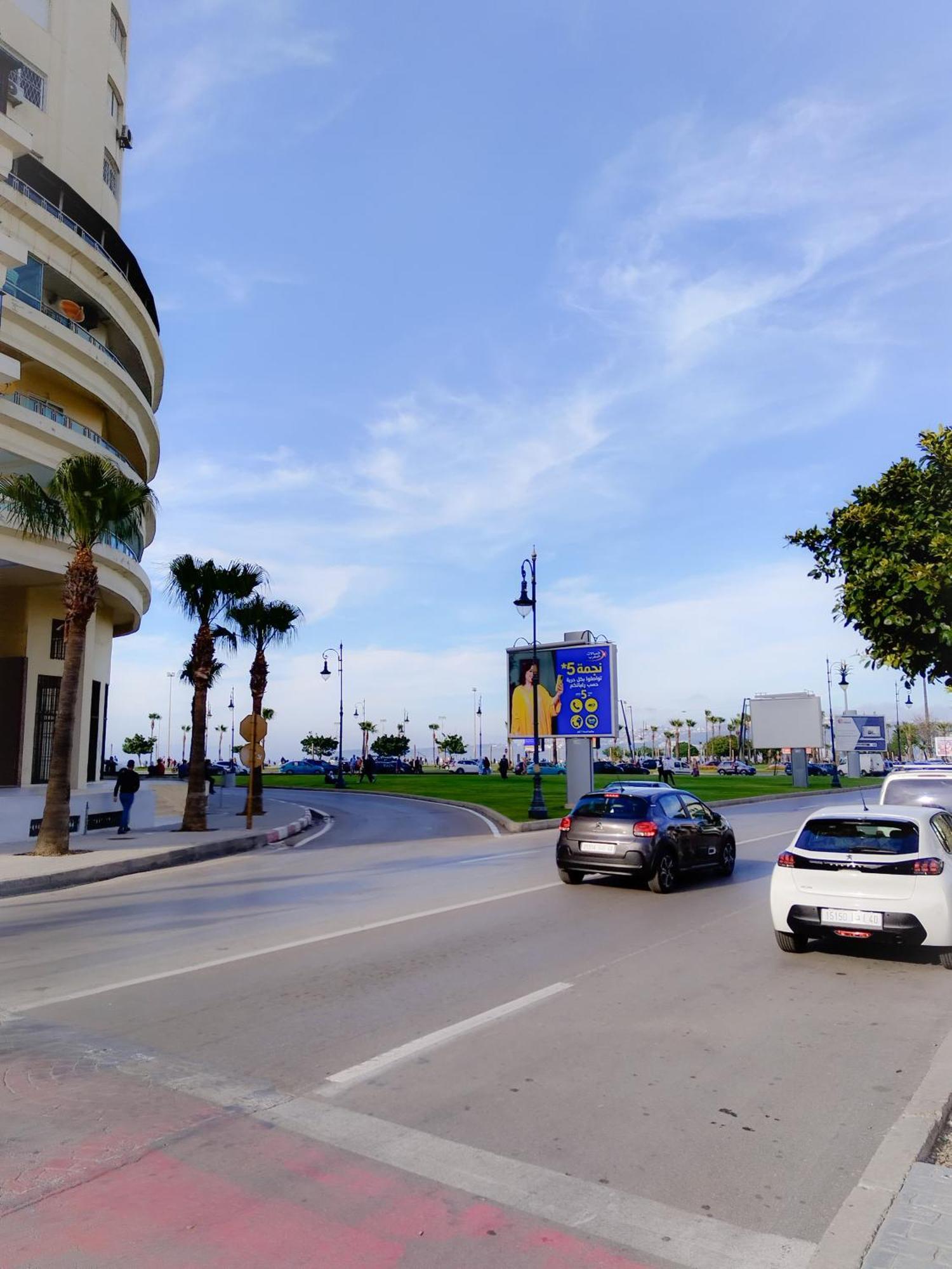Incroyable Appartement A Playa Enface Cafe Sky 17 Tanger Eksteriør billede